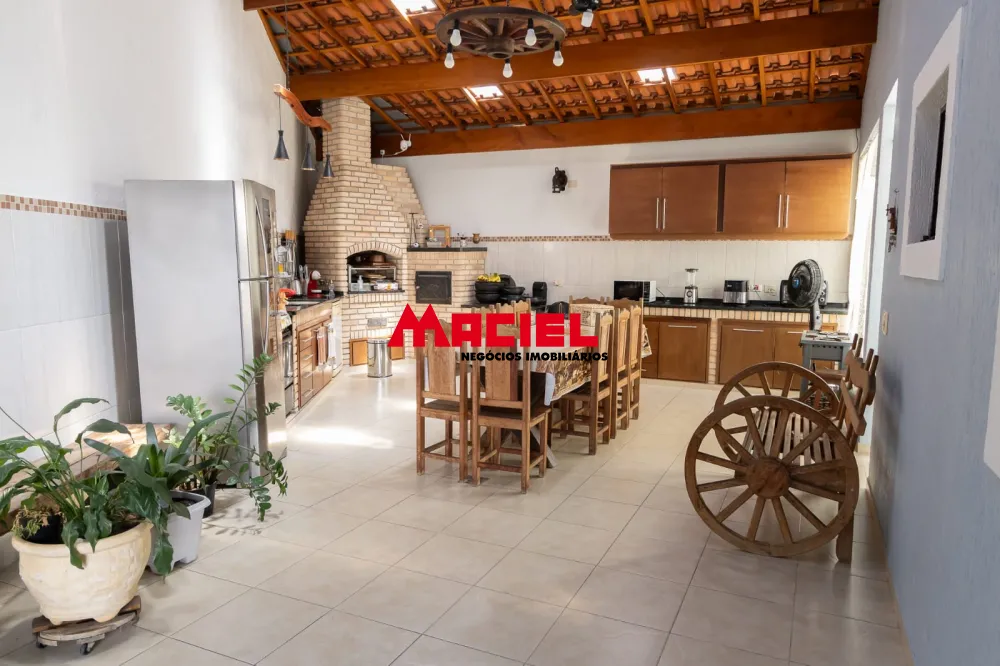 Comprar Casa / Sobrado em Jacare&iacute; R$ 650.000,00 - Foto 2