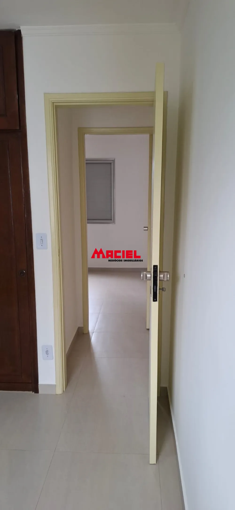 Alugar Apartamento / Padr&atilde;o em S&atilde;o Jos&eacute; dos Campos R$ 1.700,00 - Foto 10