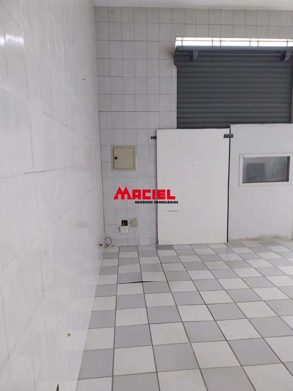 Alugar Comercial / Ponto Comercial em S&atilde;o Jos&eacute; dos Campos R$ 4.000,00 - Foto 14