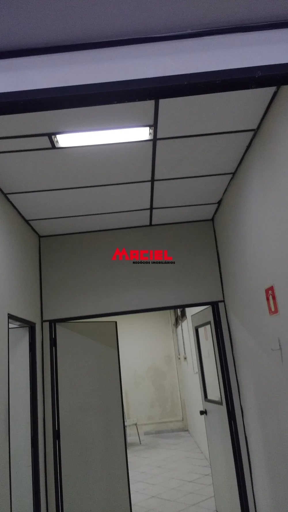 Alugar Comercial / Galp&atilde;o em S&atilde;o Jos&eacute; dos Campos R$ 15.000,00 - Foto 34