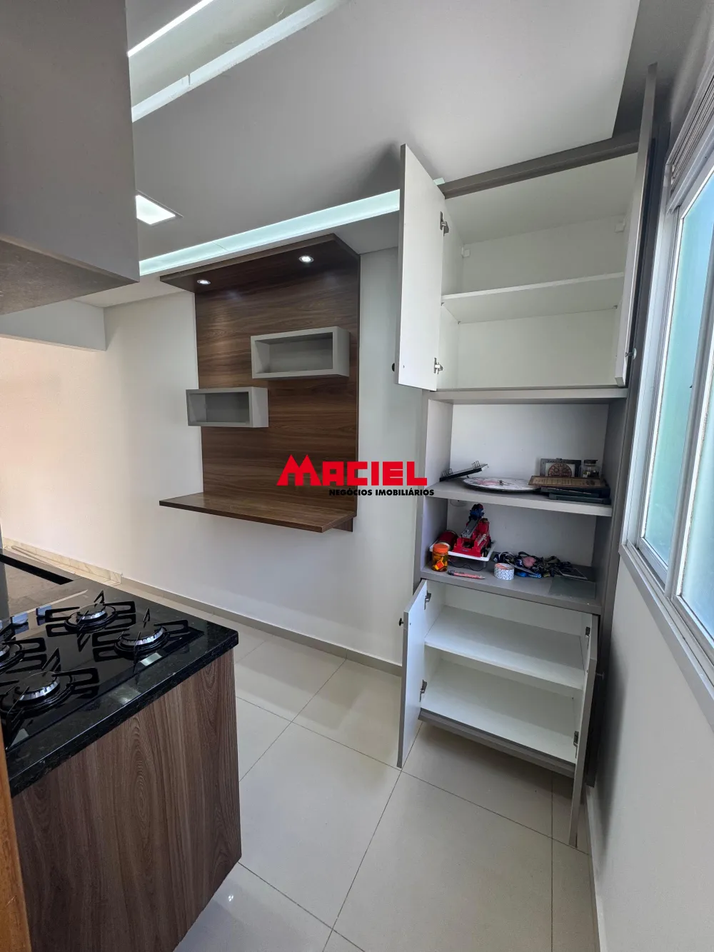 Alugar Apartamento / Padr&atilde;o em S&atilde;o Jos&eacute; dos Campos R$ 3.450,00 - Foto 4