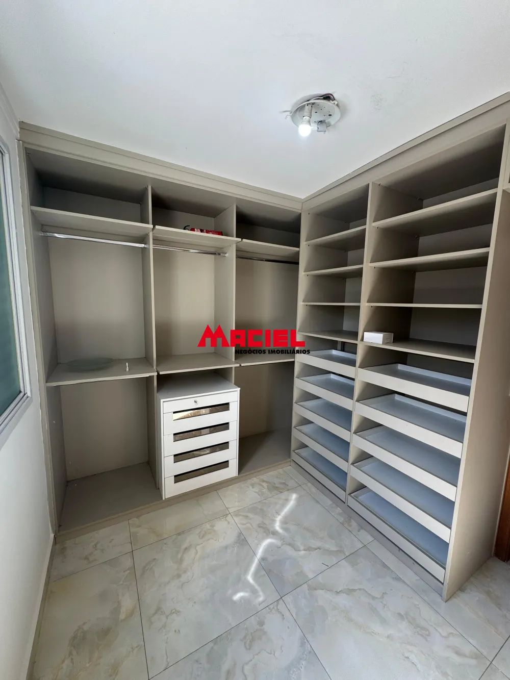 Alugar Apartamento / Padr&atilde;o em S&atilde;o Jos&eacute; dos Campos R$ 3.450,00 - Foto 7