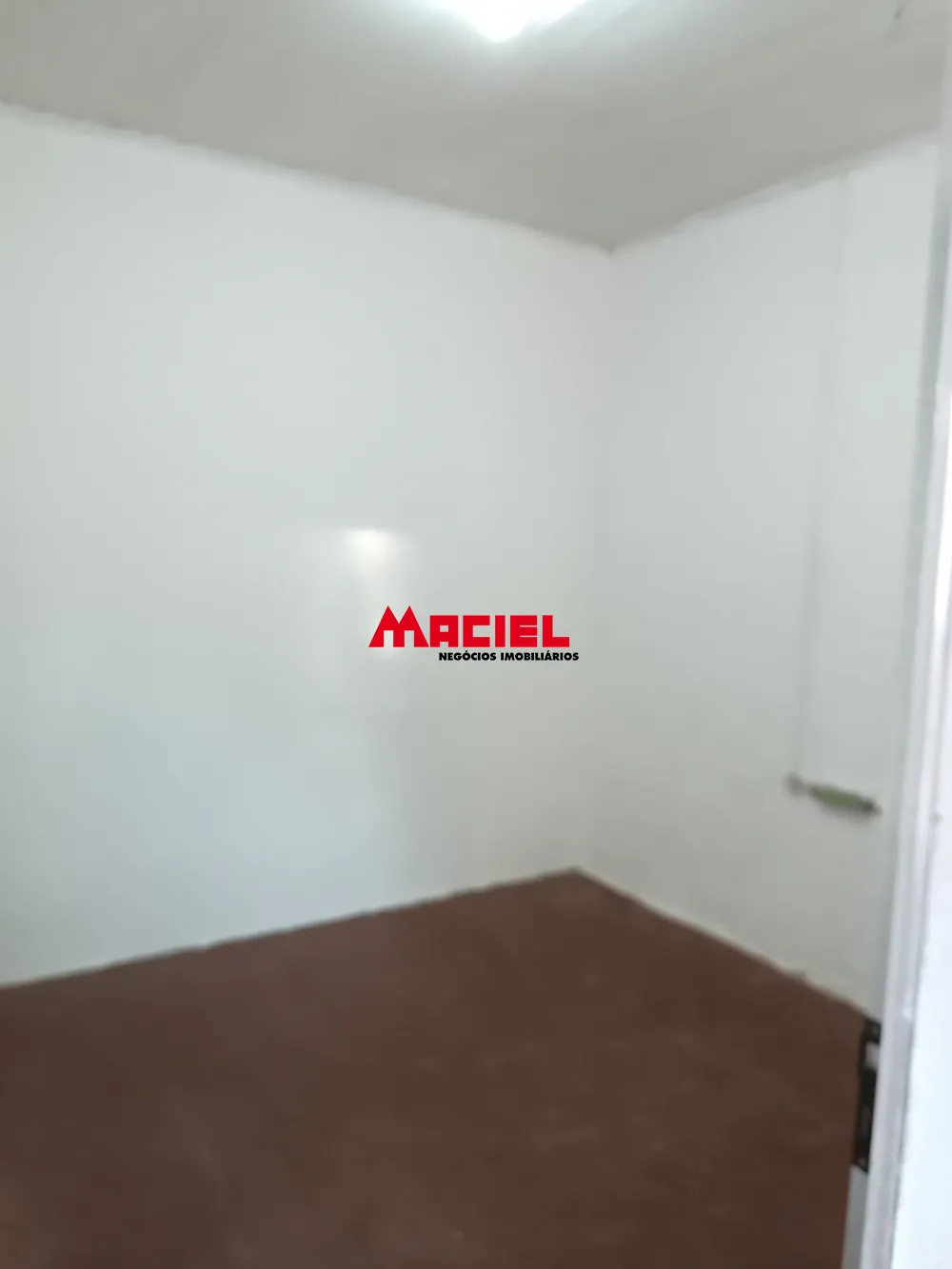 Alugar Casa / Padr&atilde;o em S&atilde;o Jos&eacute; dos Campos R$ 1.350,00 - Foto 1