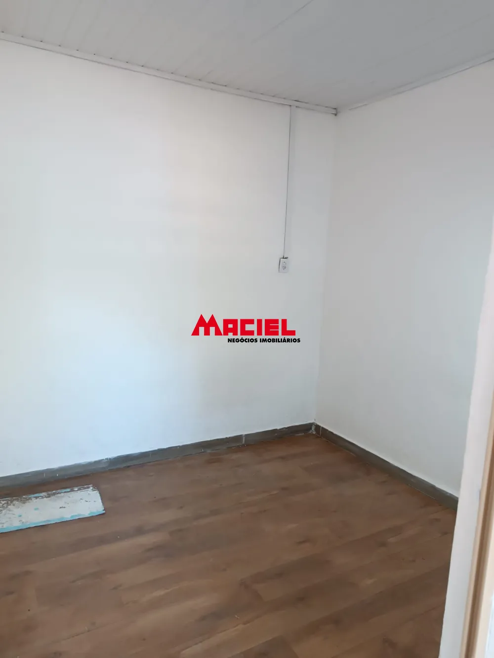 Alugar Casa / Padr&atilde;o em S&atilde;o Jos&eacute; dos Campos R$ 1.350,00 - Foto 5