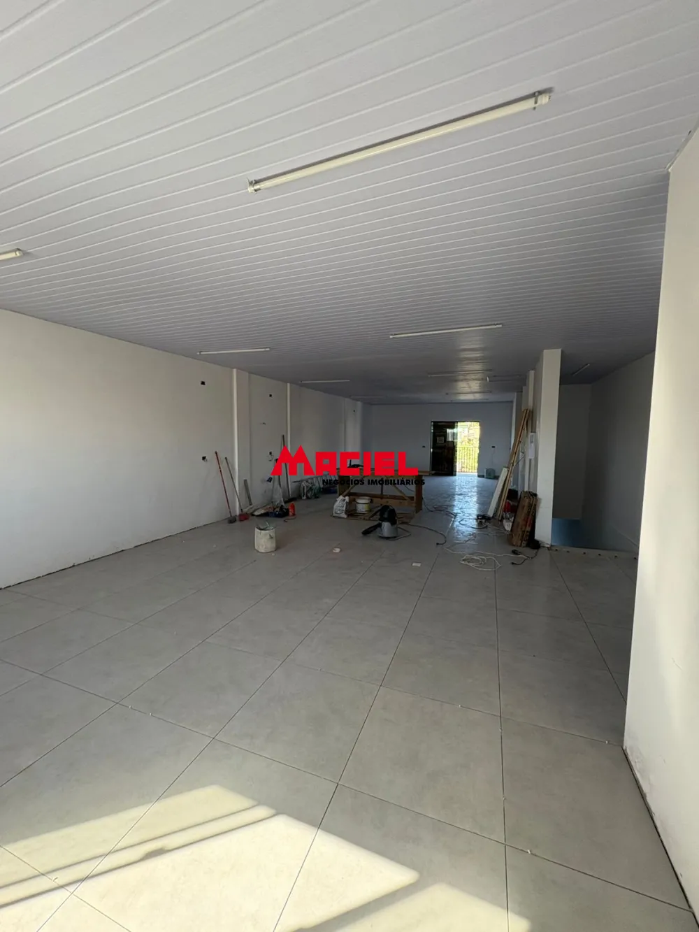 Alugar Comercial / Ponto Comercial em S&atilde;o Jos&eacute; dos Campos R$ 3.000,00 - Foto 4