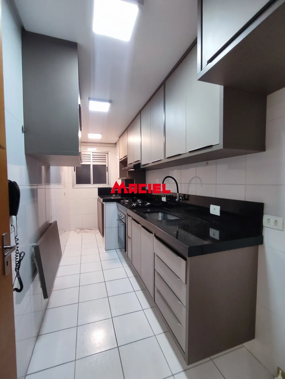 Alugar Apartamento / Padr&atilde;o em S&atilde;o Jos&eacute; dos Campos R$ 2.900,00 - Foto 6