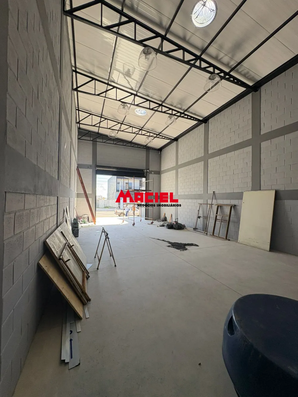 Alugar Comercial / Galp&atilde;o em S&atilde;o Jos&eacute; dos Campos R$ 4.500,00 - Foto 1