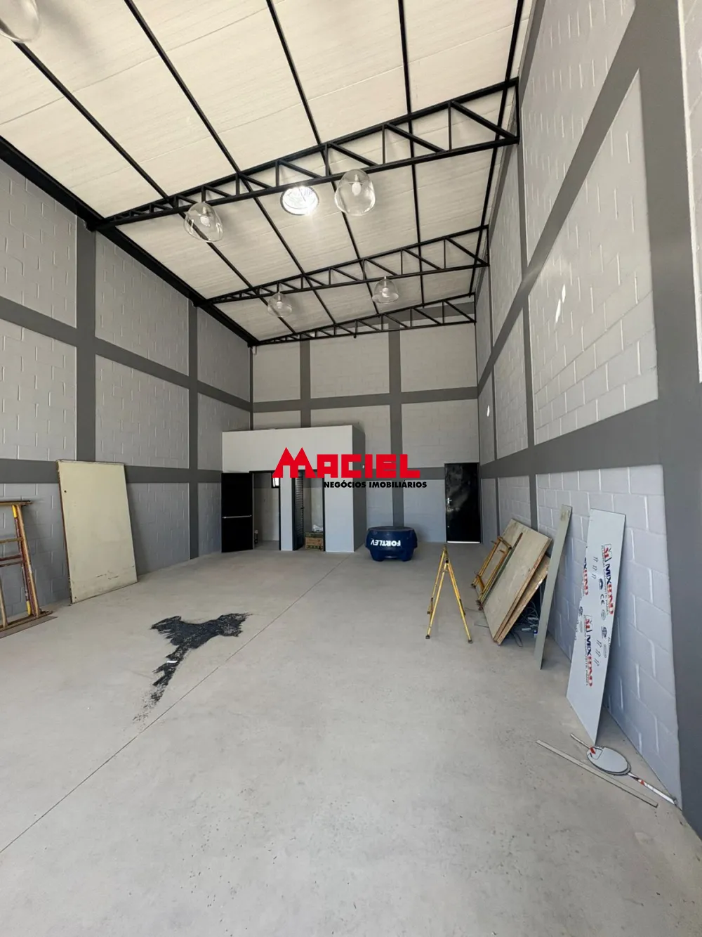 Alugar Comercial / Galp&atilde;o em S&atilde;o Jos&eacute; dos Campos R$ 4.500,00 - Foto 3