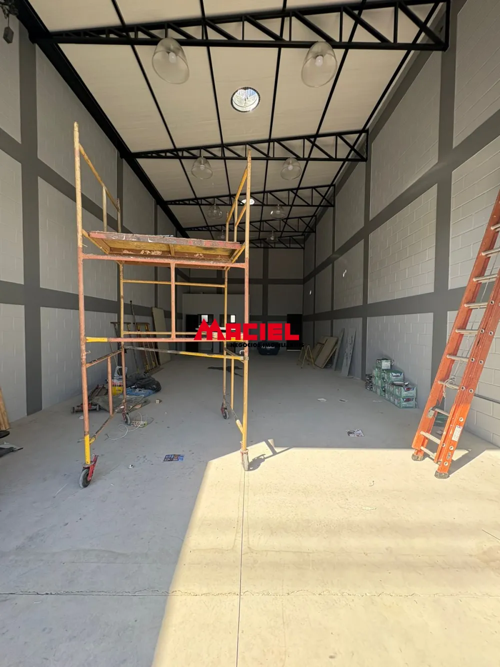 Alugar Comercial / Galp&atilde;o em S&atilde;o Jos&eacute; dos Campos R$ 4.500,00 - Foto 4