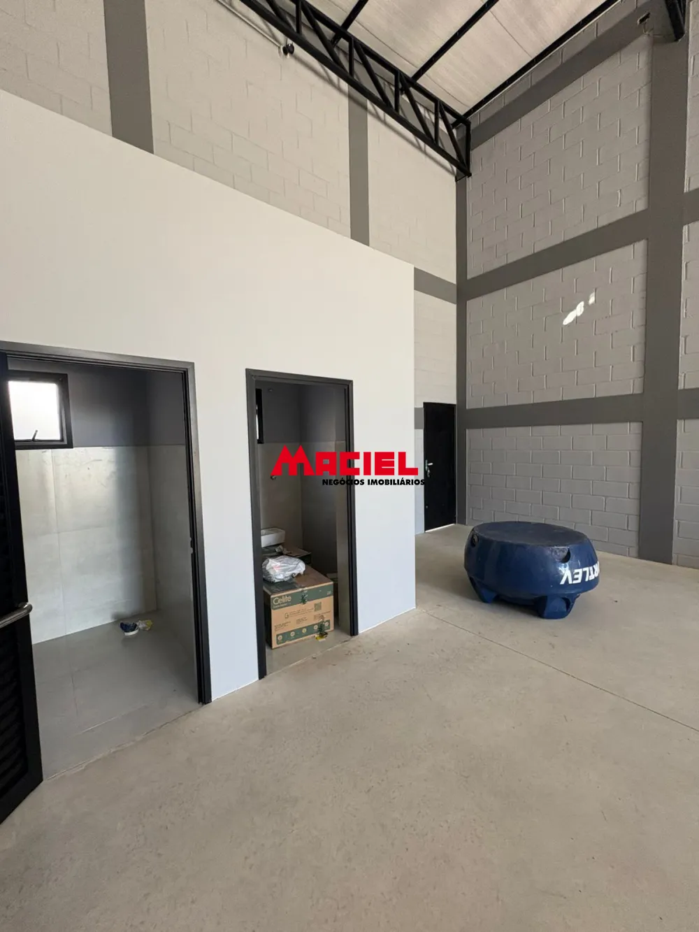 Alugar Comercial / Galp&atilde;o em S&atilde;o Jos&eacute; dos Campos R$ 4.500,00 - Foto 6