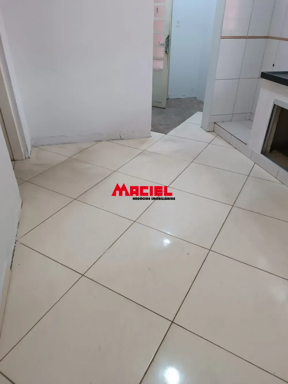 Alugar Casa / Padr&atilde;o em S&atilde;o Jos&eacute; dos Campos R$ 2.400,00 - Foto 1