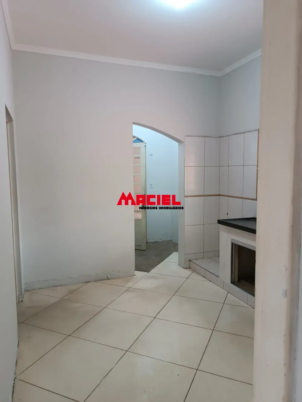 Alugar Casa / Padr&atilde;o em S&atilde;o Jos&eacute; dos Campos R$ 2.400,00 - Foto 2
