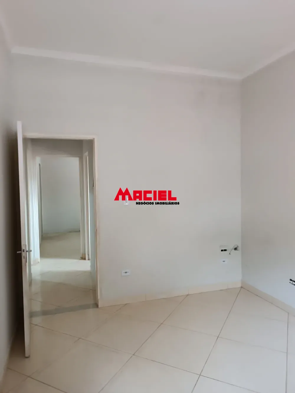 Alugar Casa / Padr&atilde;o em S&atilde;o Jos&eacute; dos Campos R$ 2.400,00 - Foto 5