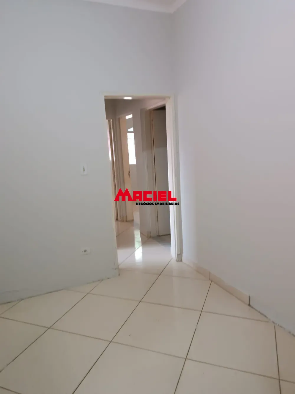 Alugar Casa / Padr&atilde;o em S&atilde;o Jos&eacute; dos Campos R$ 2.400,00 - Foto 11
