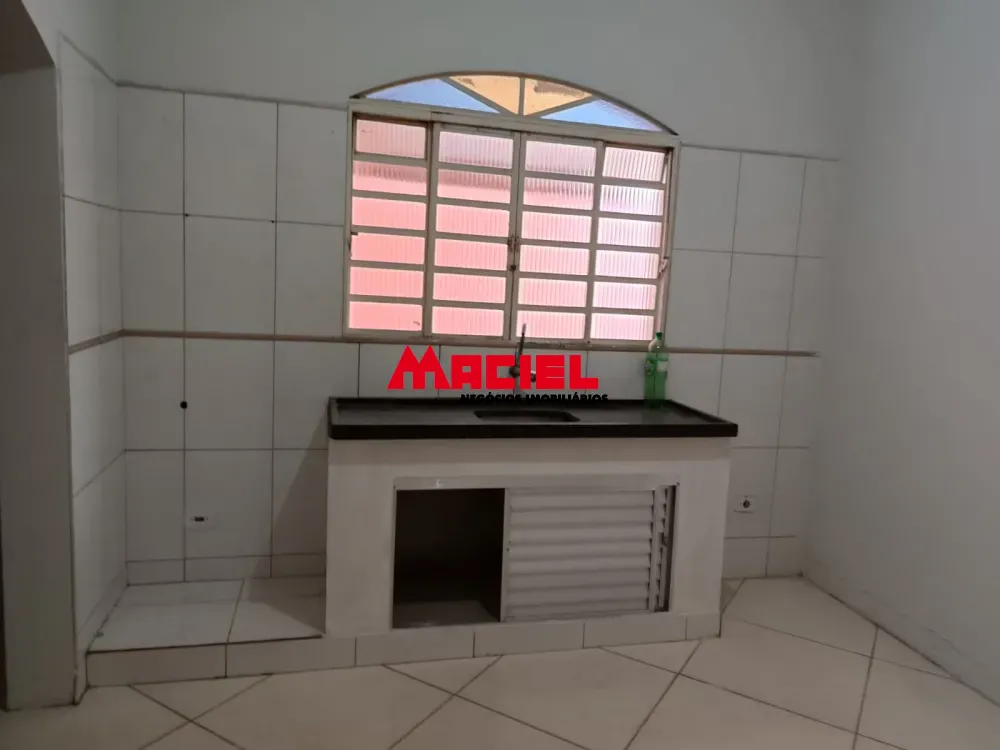 Alugar Casa / Padr&atilde;o em S&atilde;o Jos&eacute; dos Campos R$ 2.400,00 - Foto 12