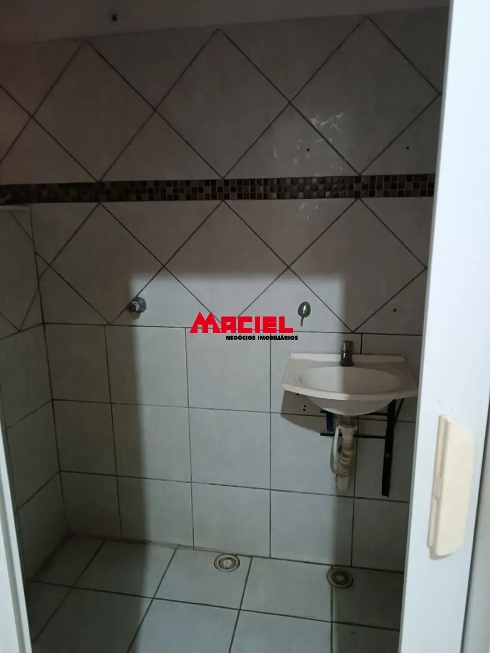 Alugar Casa / Padr&atilde;o em S&atilde;o Jos&eacute; dos Campos R$ 2.400,00 - Foto 15