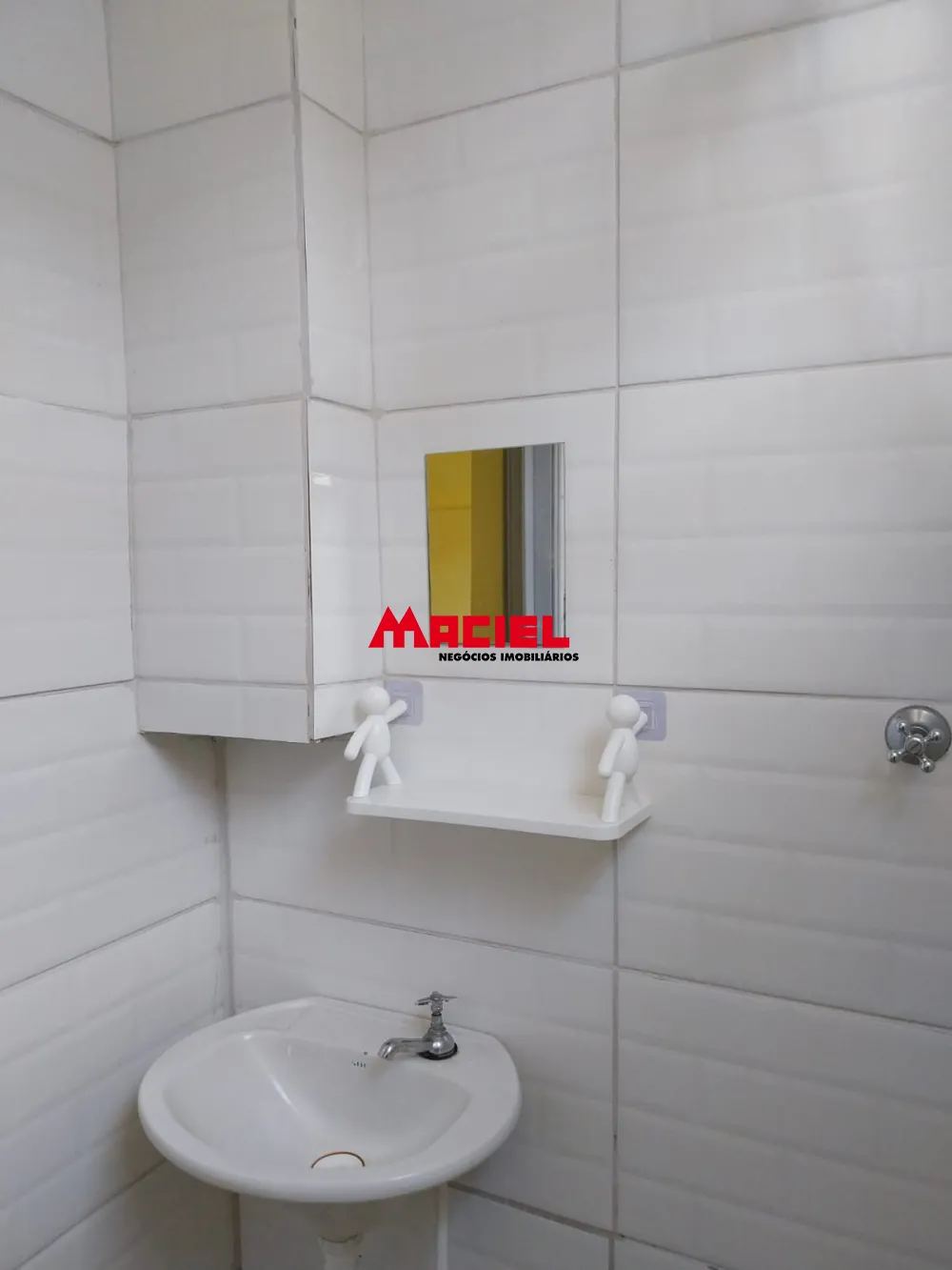 Alugar Casa / Padr&atilde;o em S&atilde;o Jos&eacute; dos Campos R$ 1.400,00 - Foto 4