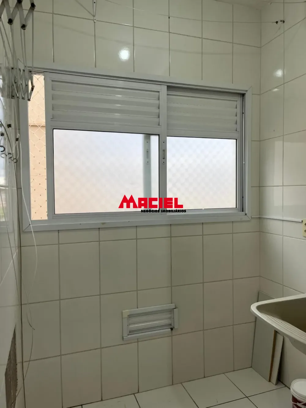 Alugar Apartamento / Padr&atilde;o em S&atilde;o Jos&eacute; dos Campos R$ 1.800,00 - Foto 2