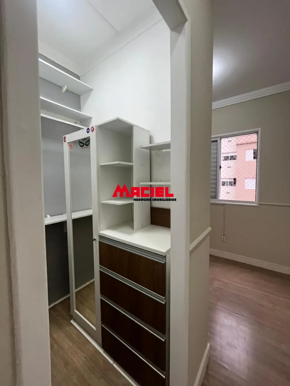 Alugar Apartamento / Padr&atilde;o em S&atilde;o Jos&eacute; dos Campos R$ 1.800,00 - Foto 5