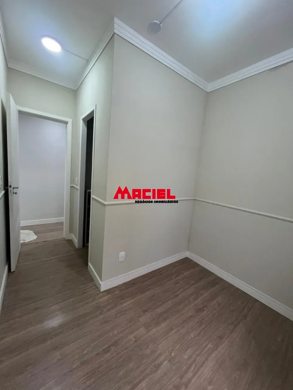 Alugar Apartamento / Padr&atilde;o em S&atilde;o Jos&eacute; dos Campos R$ 1.800,00 - Foto 7