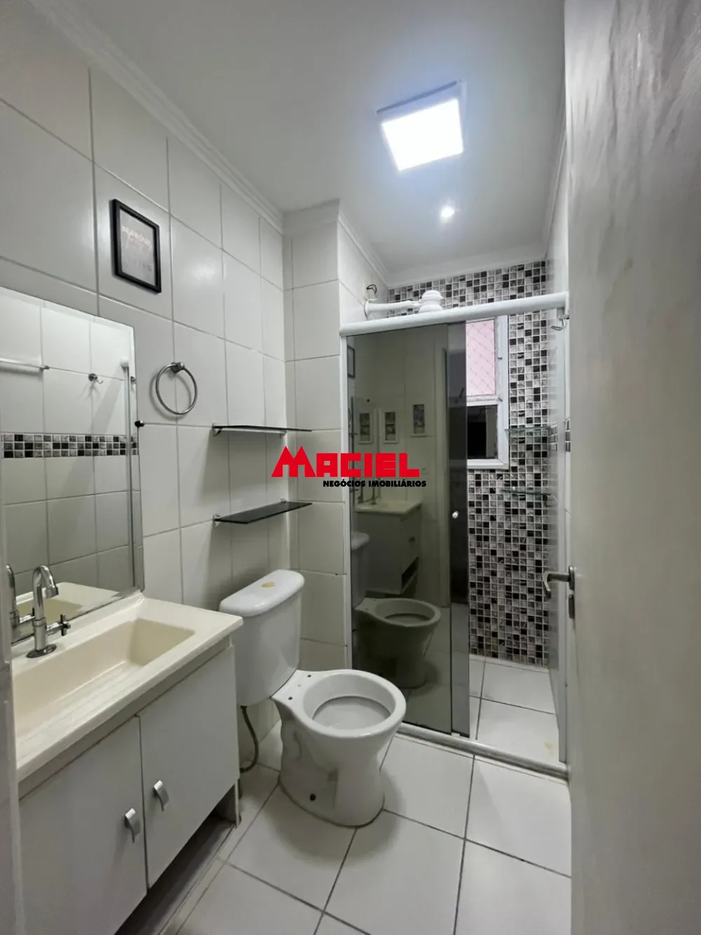 Alugar Apartamento / Padr&atilde;o em S&atilde;o Jos&eacute; dos Campos R$ 1.800,00 - Foto 8