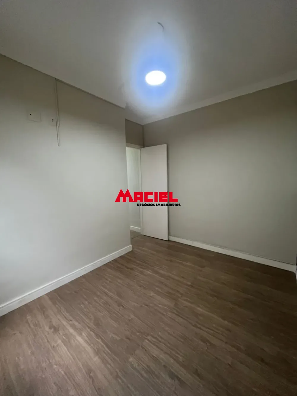 Alugar Apartamento / Padr&atilde;o em S&atilde;o Jos&eacute; dos Campos R$ 1.800,00 - Foto 11