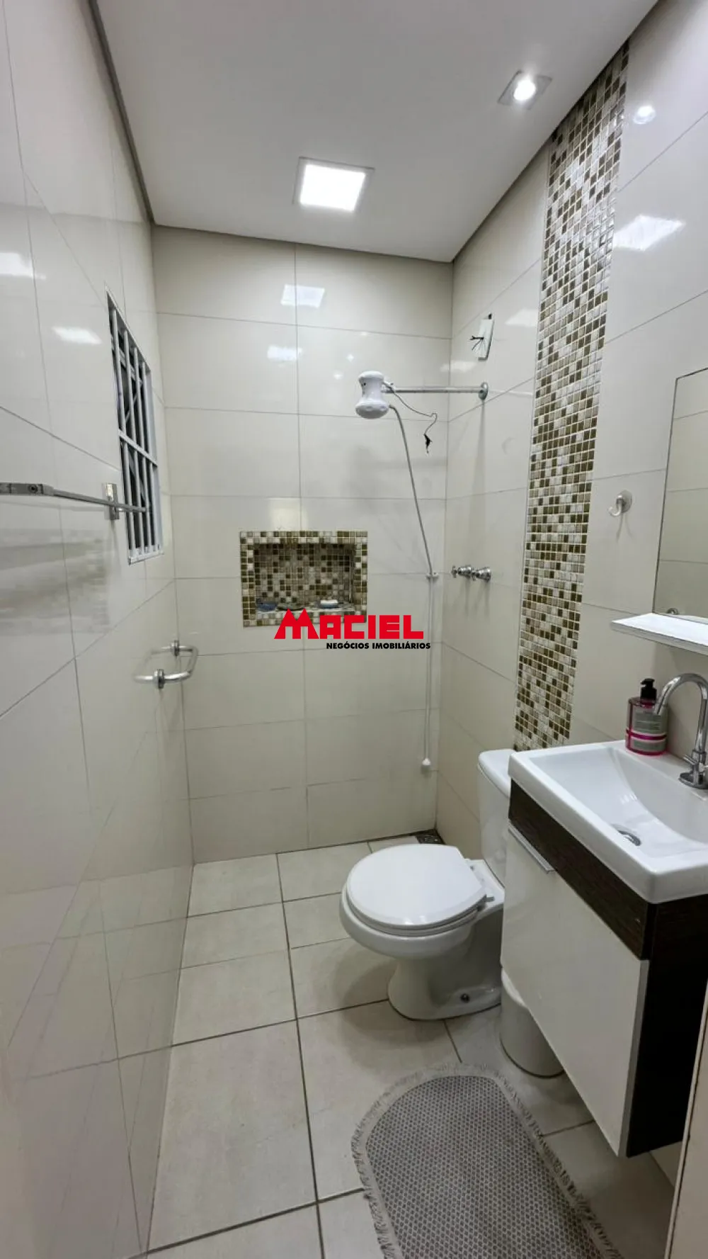 Alugar Casa / Sobrado em S&atilde;o Jos&eacute; dos Campos R$ 2.500,00 - Foto 14