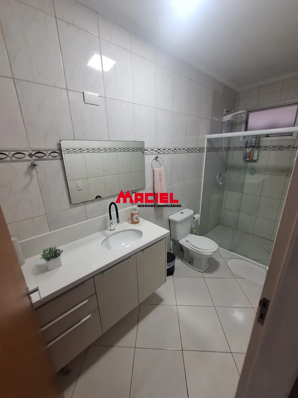 Alugar Apartamento / Padr&atilde;o em S&atilde;o Jos&eacute; dos Campos R$ 2.000,00 - Foto 10