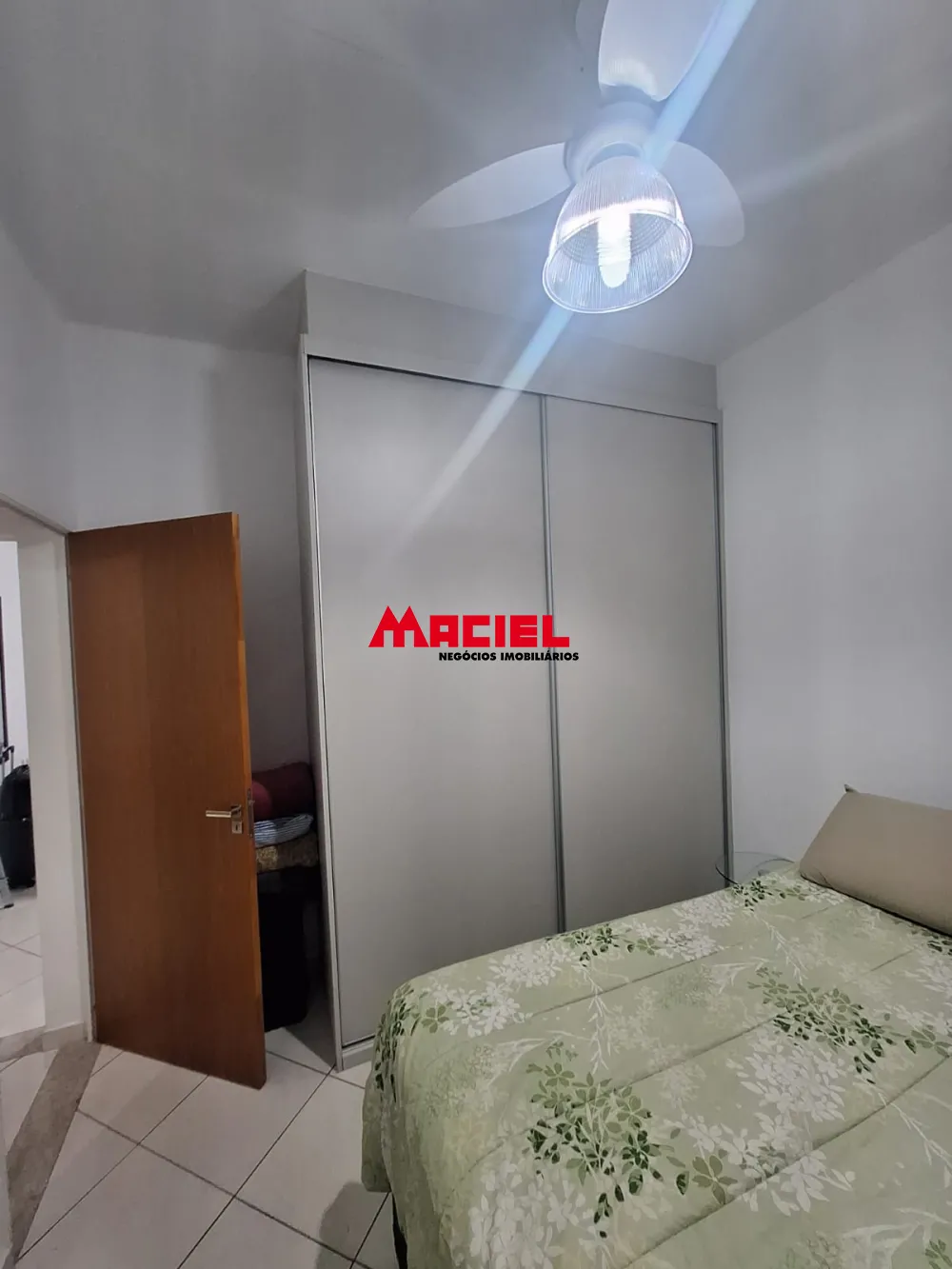 Alugar Apartamento / Padr&atilde;o em S&atilde;o Jos&eacute; dos Campos R$ 2.000,00 - Foto 14