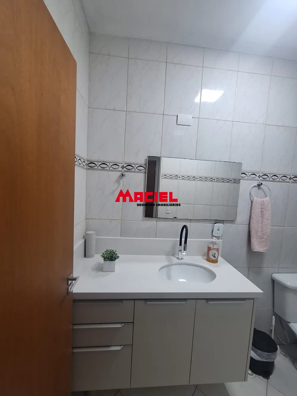 Alugar Apartamento / Padr&atilde;o em S&atilde;o Jos&eacute; dos Campos R$ 2.000,00 - Foto 19
