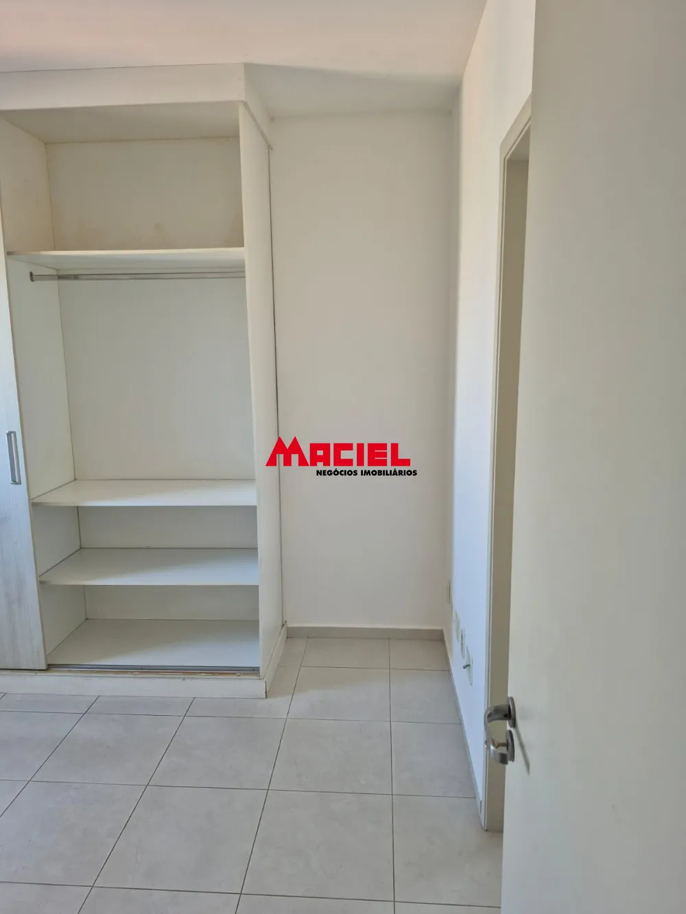 Alugar Apartamento / Padr&atilde;o em S&atilde;o Jos&eacute; dos Campos R$ 3.500,00 - Foto 1
