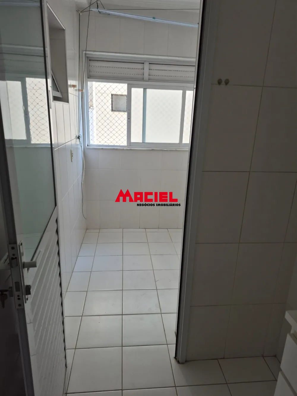 Alugar Apartamento / Padr&atilde;o em S&atilde;o Jos&eacute; dos Campos R$ 3.500,00 - Foto 3