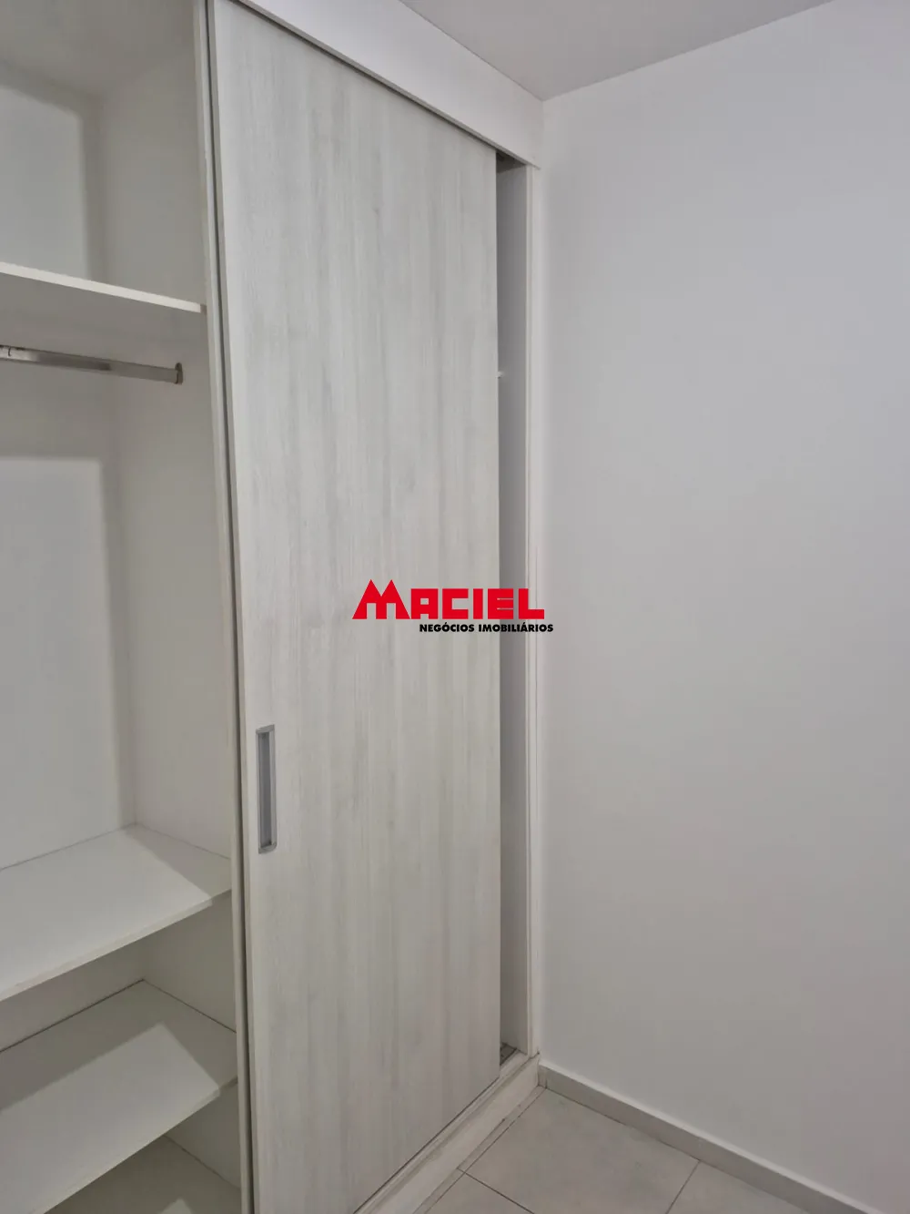 Alugar Apartamento / Padr&atilde;o em S&atilde;o Jos&eacute; dos Campos R$ 3.500,00 - Foto 8