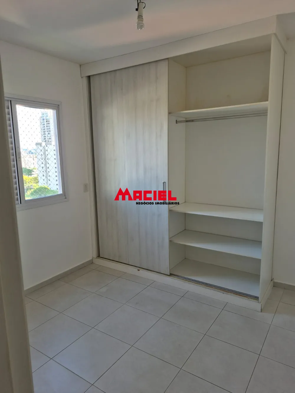 Alugar Apartamento / Padr&atilde;o em S&atilde;o Jos&eacute; dos Campos R$ 3.500,00 - Foto 10