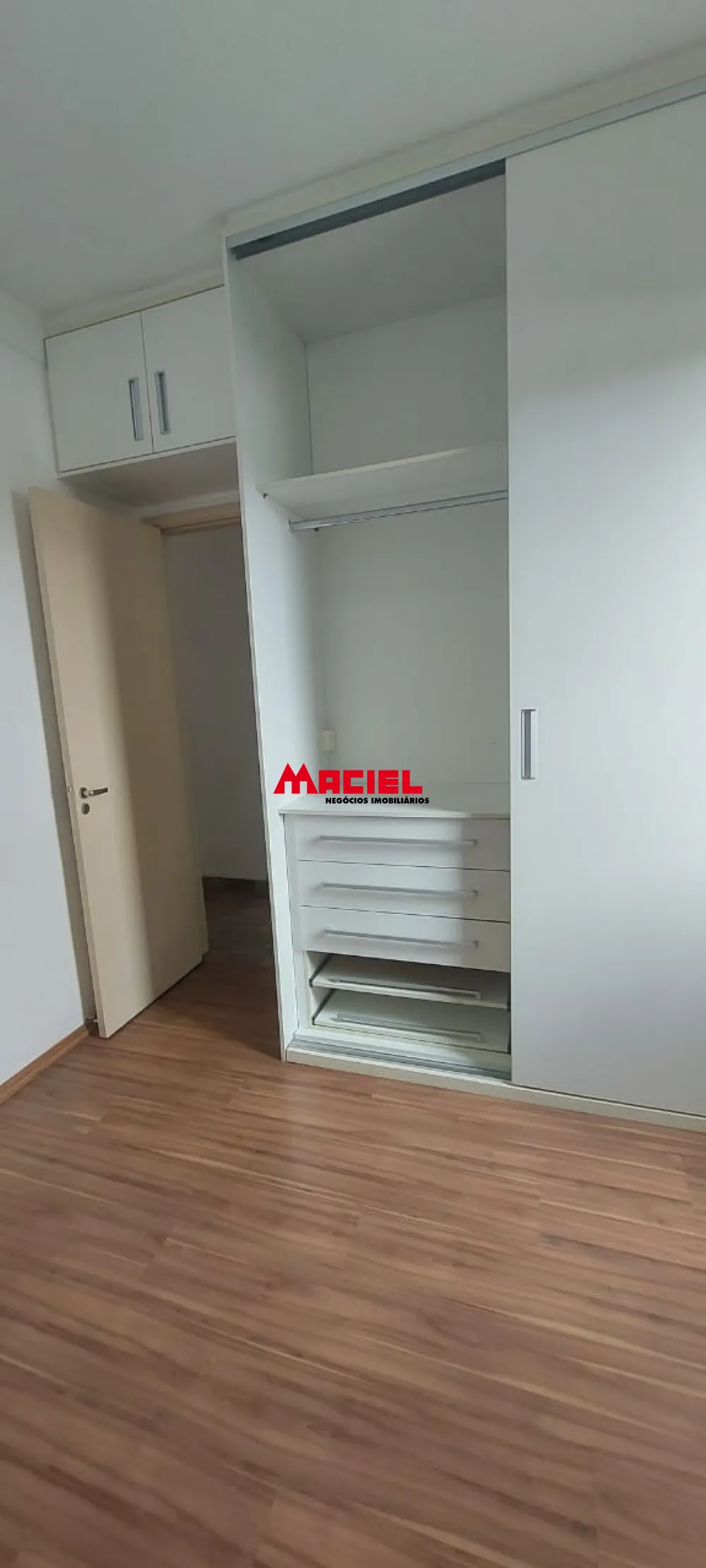 Alugar Apartamento / Padr&atilde;o em S&atilde;o Jos&eacute; dos Campos R$ 1.600,00 - Foto 7