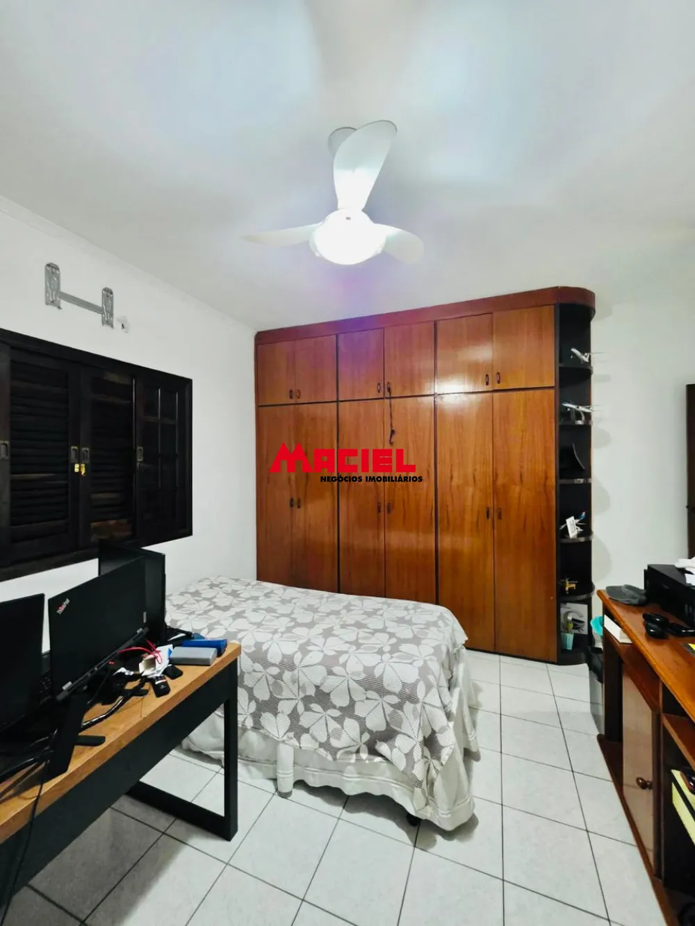 Alugar Casa / Condom&iacute;nio em S&atilde;o Jos&eacute; dos Campos R$ 9.000,00 - Foto 2