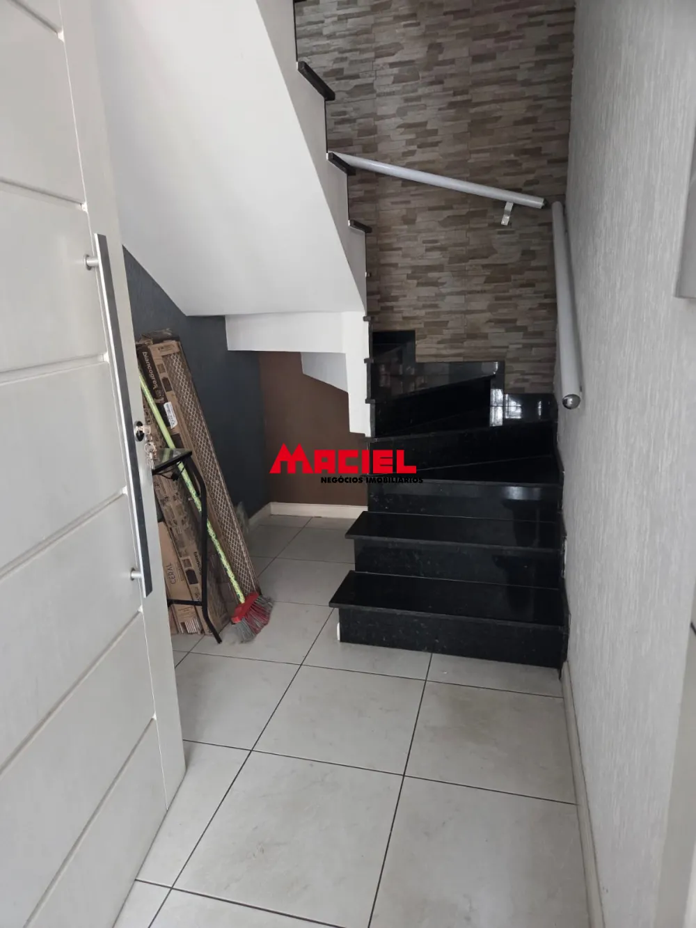 Comprar Casa / Padr&atilde;o em S&atilde;o Jos&eacute; dos Campos R$ 700.000,00 - Foto 2