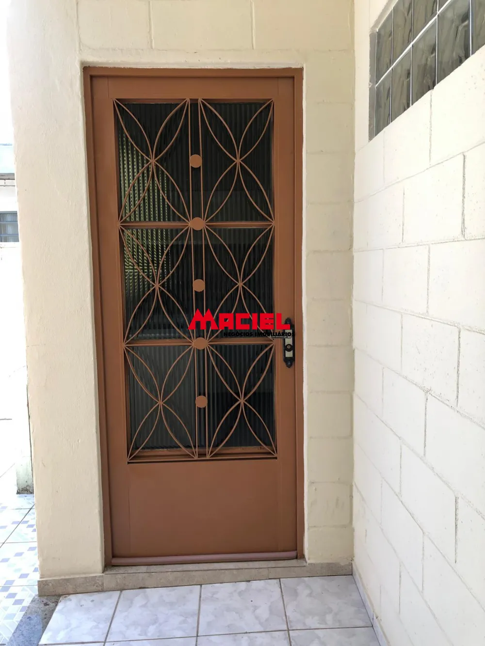 Alugar Casa / Ed&iacute;cula em S&atilde;o Jos&eacute; dos Campos R$ 1.700,00 - Foto 1