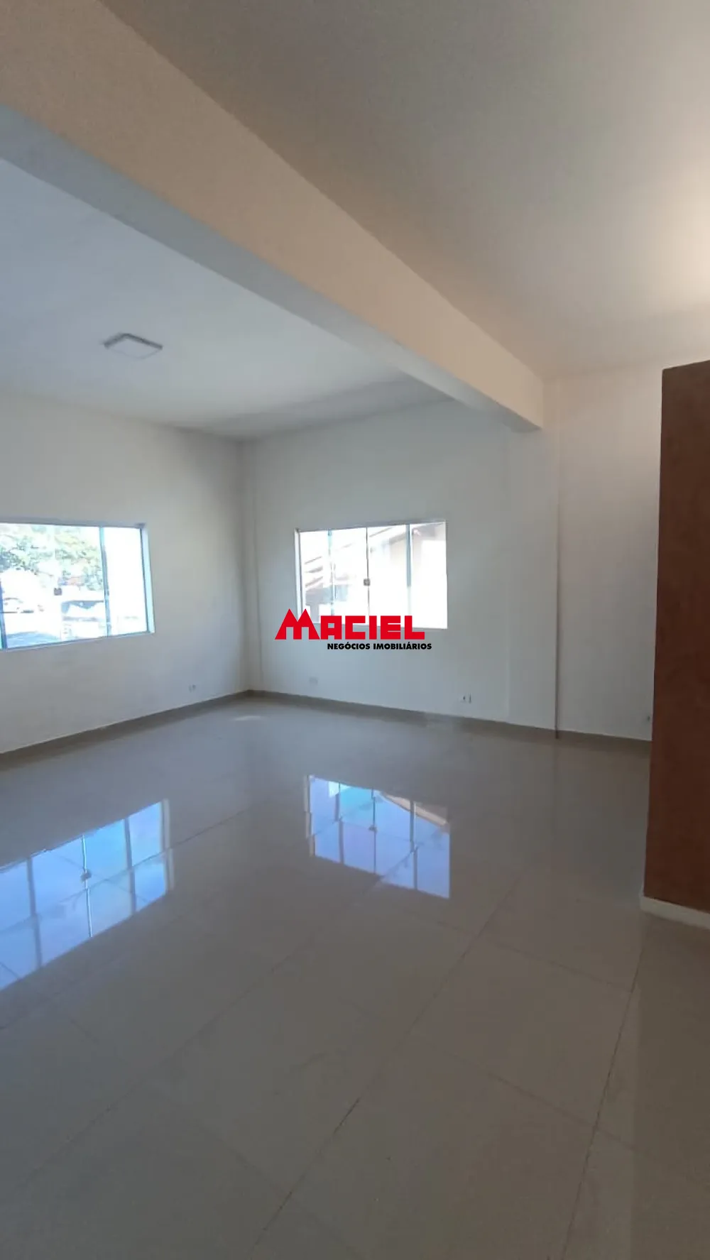 Alugar Comercial / Ponto Comercial em S&atilde;o Jos&eacute; dos Campos R$ 3.900,00 - Foto 1