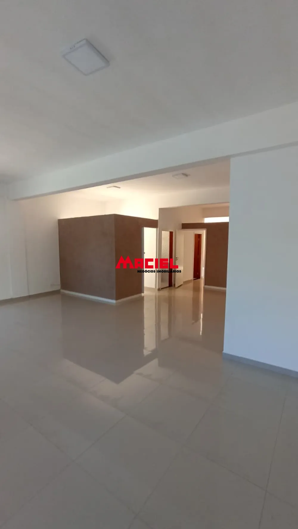 Alugar Comercial / Ponto Comercial em S&atilde;o Jos&eacute; dos Campos R$ 3.900,00 - Foto 8