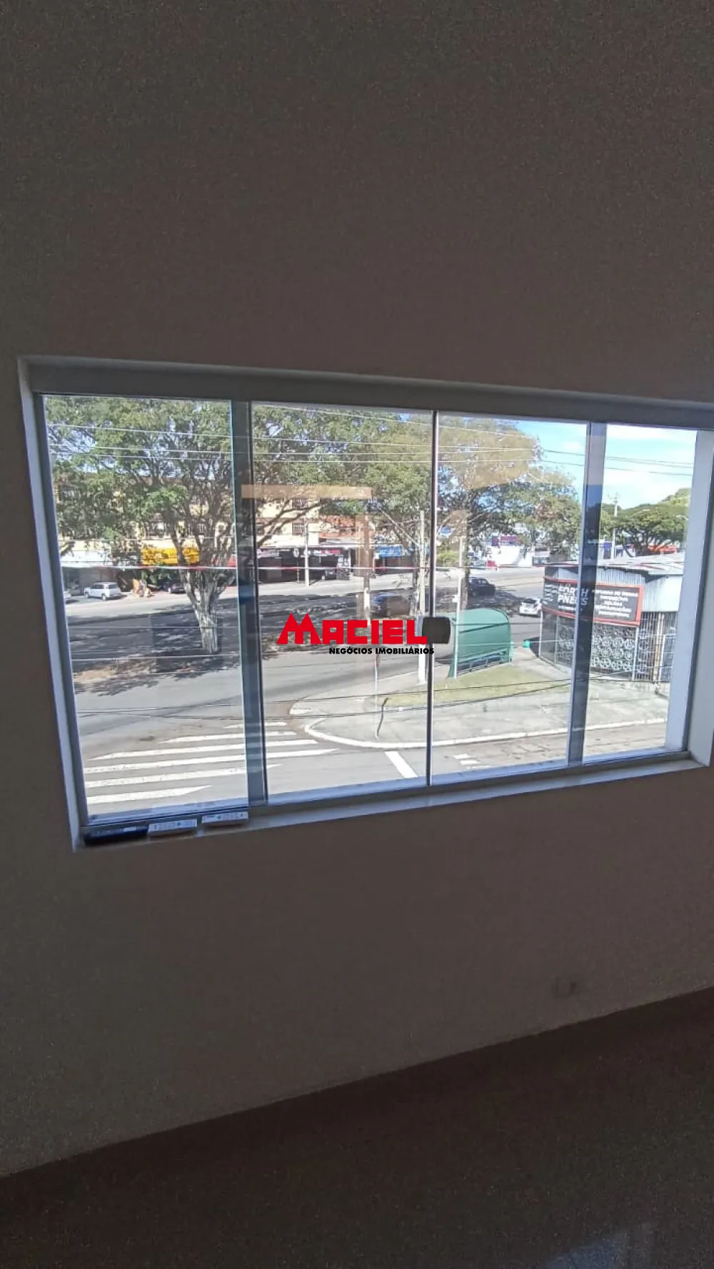 Alugar Comercial / Ponto Comercial em S&atilde;o Jos&eacute; dos Campos R$ 3.900,00 - Foto 11