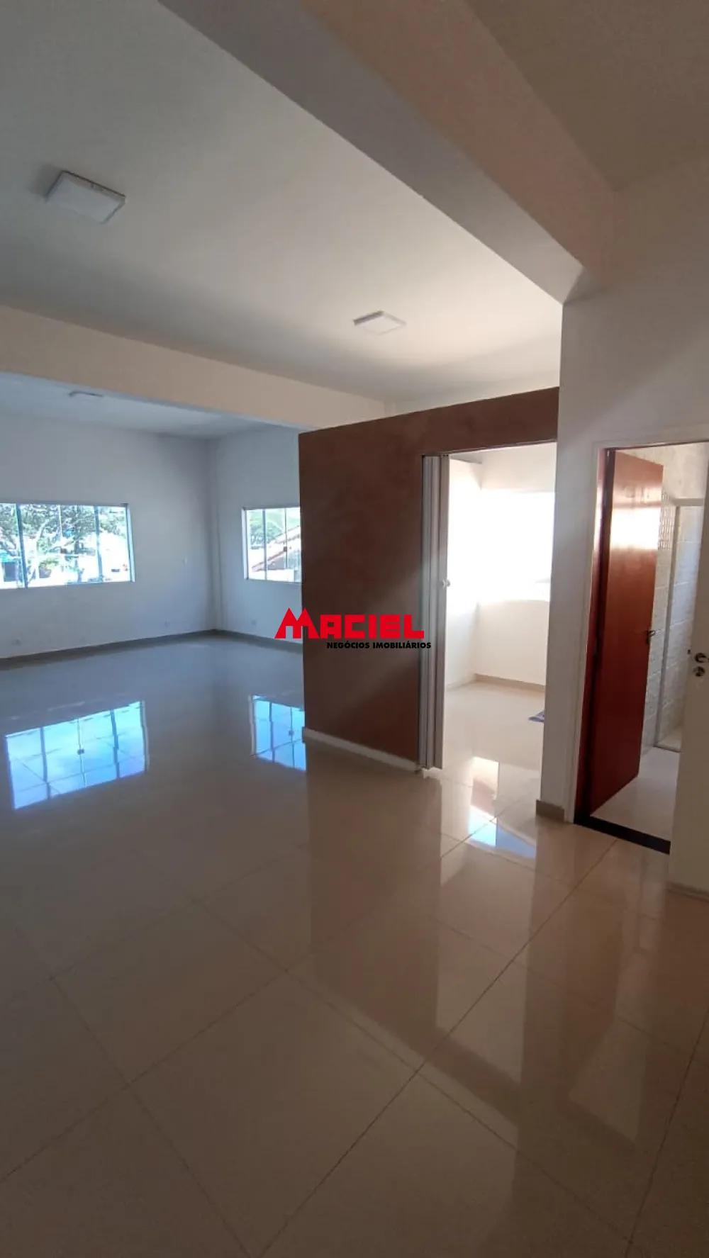 Alugar Comercial / Ponto Comercial em S&atilde;o Jos&eacute; dos Campos R$ 3.900,00 - Foto 13