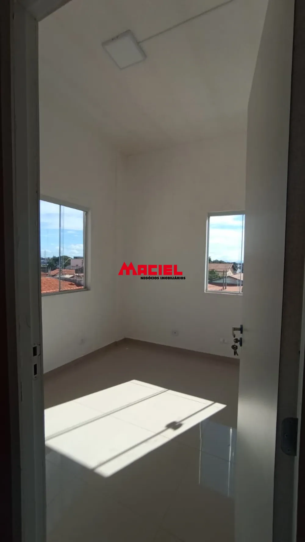 Alugar Comercial / Ponto Comercial em S&atilde;o Jos&eacute; dos Campos R$ 3.900,00 - Foto 14