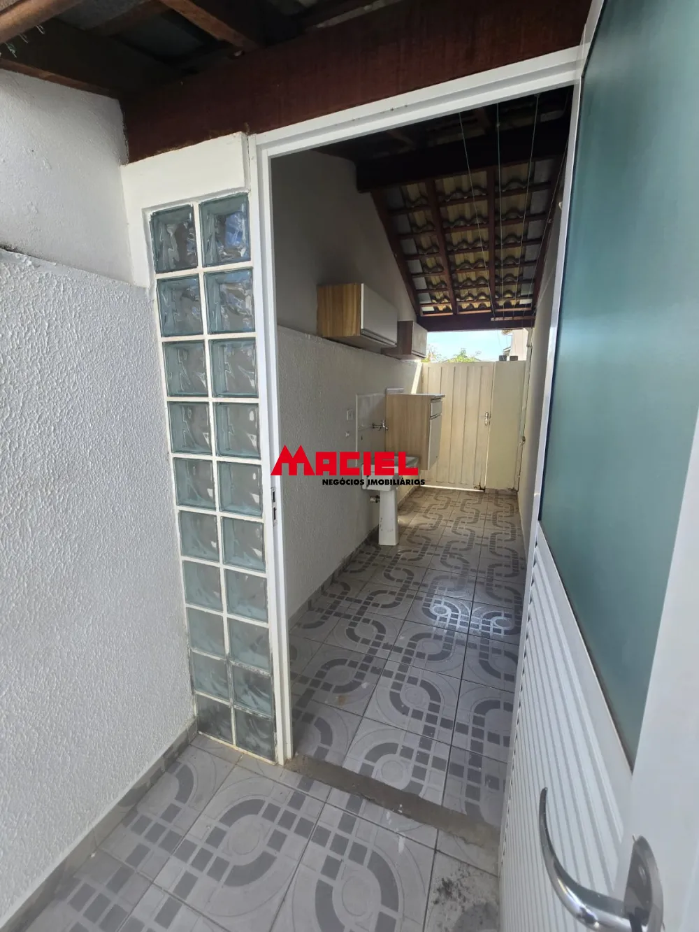 Alugar Casa / Sobrado em Jacare&iacute; R$ 4.500,00 - Foto 3