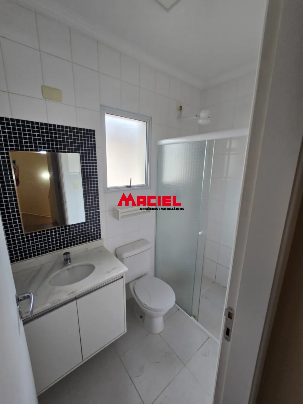Alugar Casa / Sobrado em Jacare&iacute; R$ 4.500,00 - Foto 6
