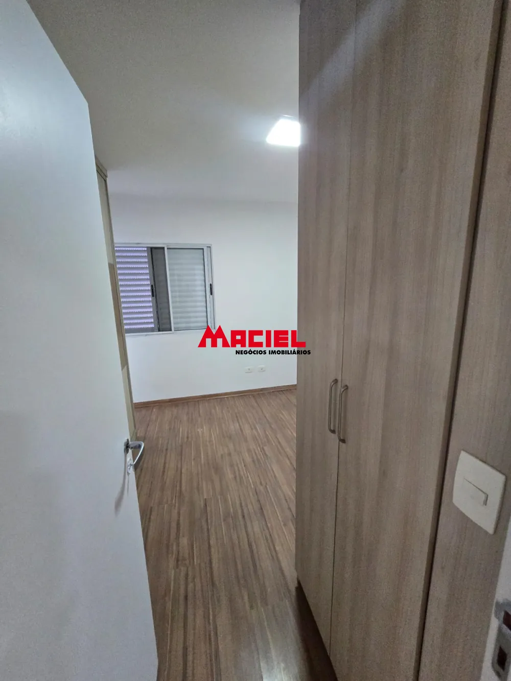 Alugar Casa / Sobrado em Jacare&iacute; R$ 4.500,00 - Foto 12