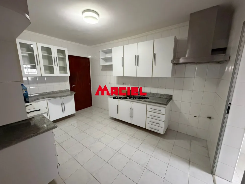 Alugar Apartamento / Cobertura em S&atilde;o Jos&eacute; dos Campos R$ 5.700,00 - Foto 1