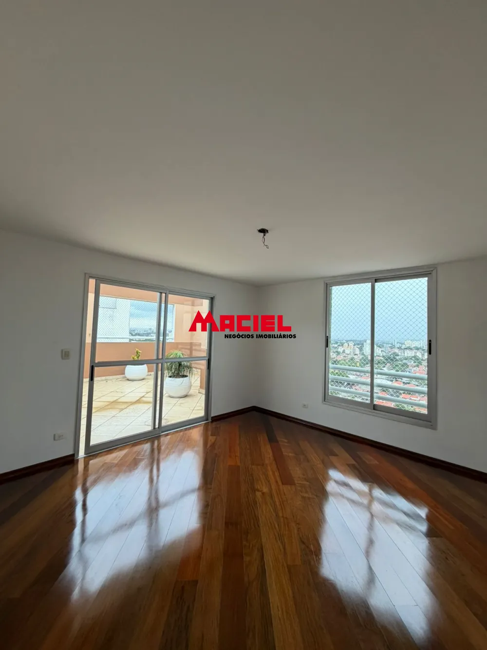 Alugar Apartamento / Cobertura em S&atilde;o Jos&eacute; dos Campos R$ 5.700,00 - Foto 11