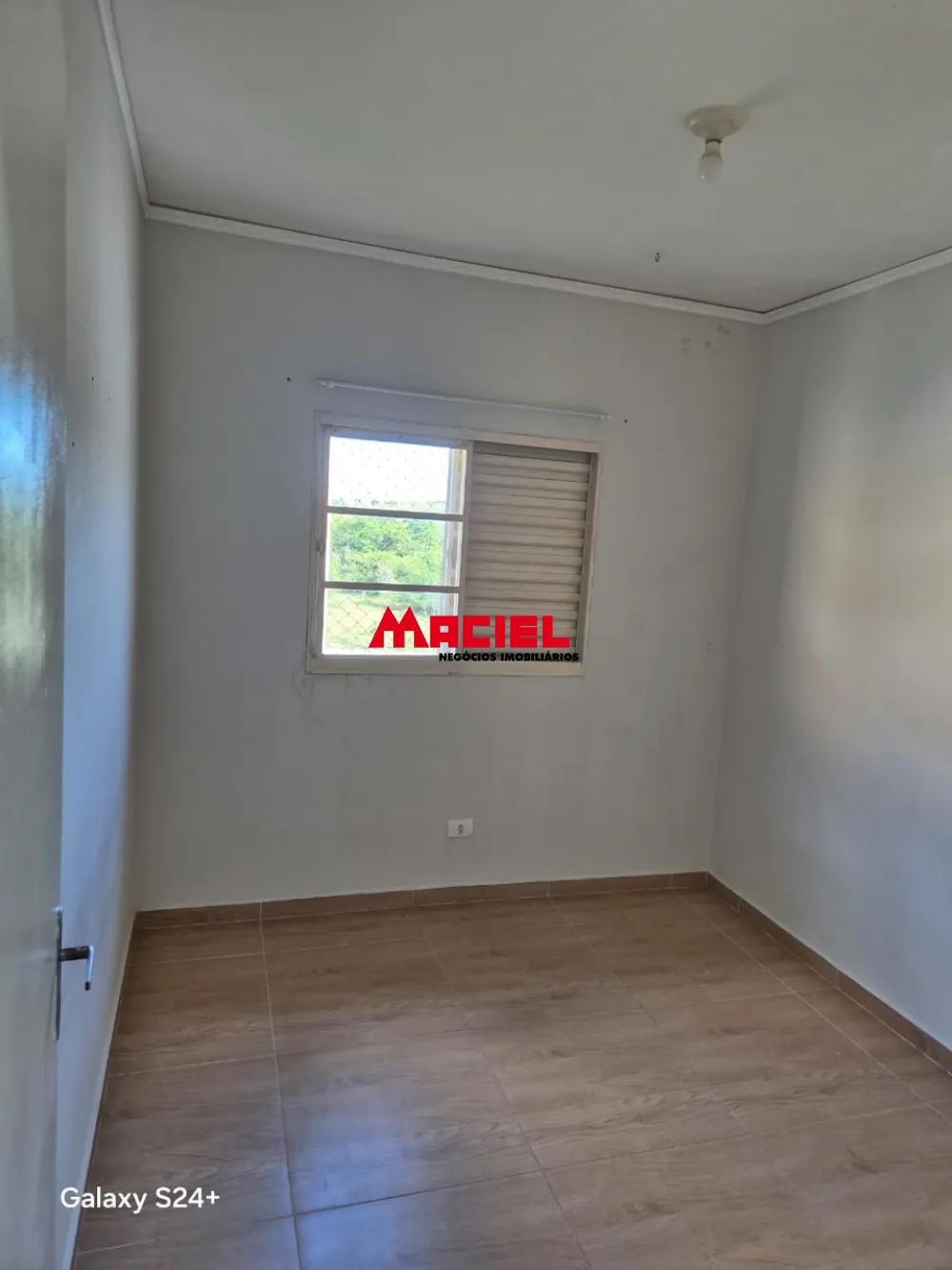 Alugar Apartamento / Padr&atilde;o em S&atilde;o Jos&eacute; dos Campos R$ 1.350,00 - Foto 14