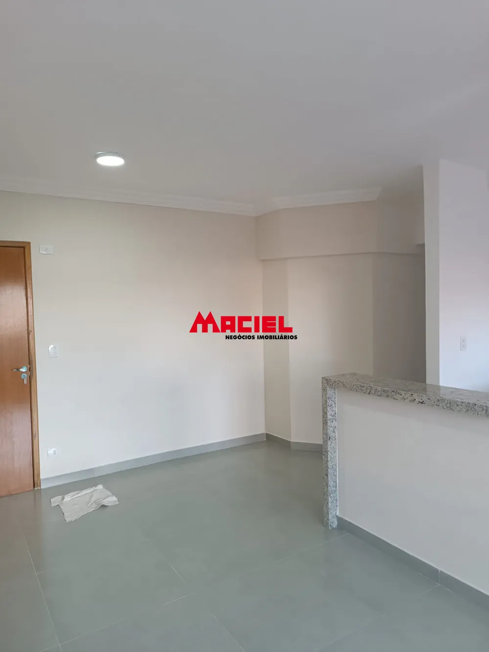 Alugar Apartamento / Padr&atilde;o em S&atilde;o Jos&eacute; dos Campos R$ 2.500,00 - Foto 2
